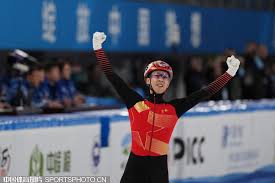 闻发布会上